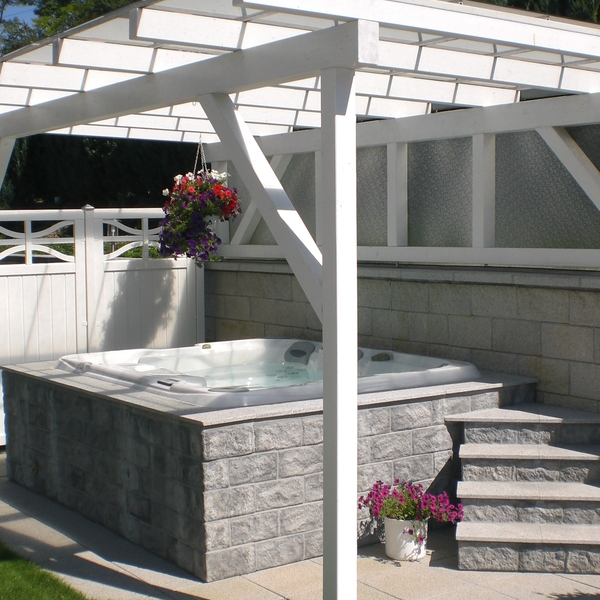 Top 5 Hot Tubs for Small Spaces in 2025