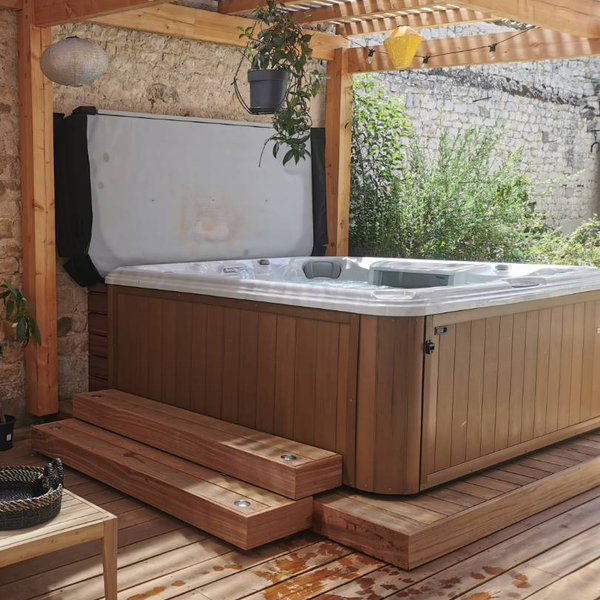 How Much Should You Spend on a Good Hot Tub?