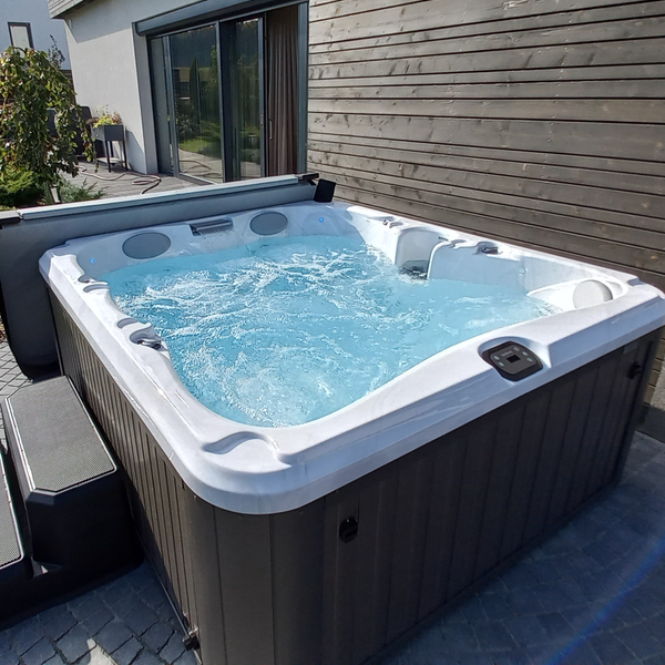 Family Hot Tubs: How They Foster Quality Time with Teenagers