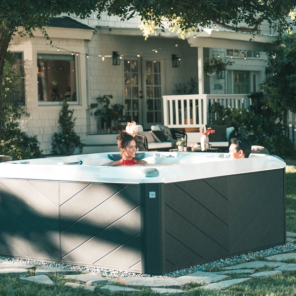 What is a good size hot tub?