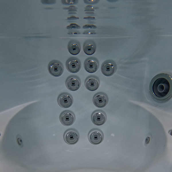 Fluidix&reg; Jets vs. Bullfrog Spa's JetPak Therapy System